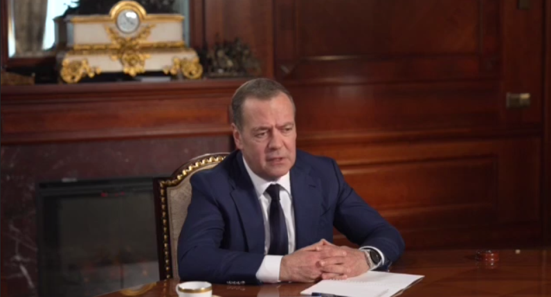 Медведєв розкрив нові безумні плани Кремля